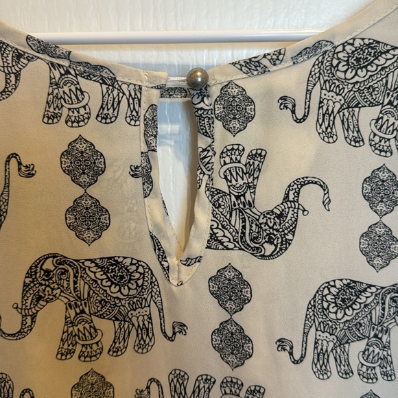 Size Medium Business Casual Blouse from Agaci - Picture 4 of 5